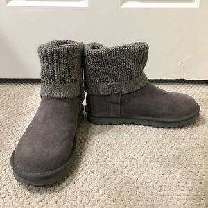 Ugg Saela Rib-Knit Cuff Boots